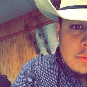 Meet your Posher, Anibal